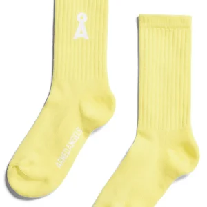 Saamus sok yellow light